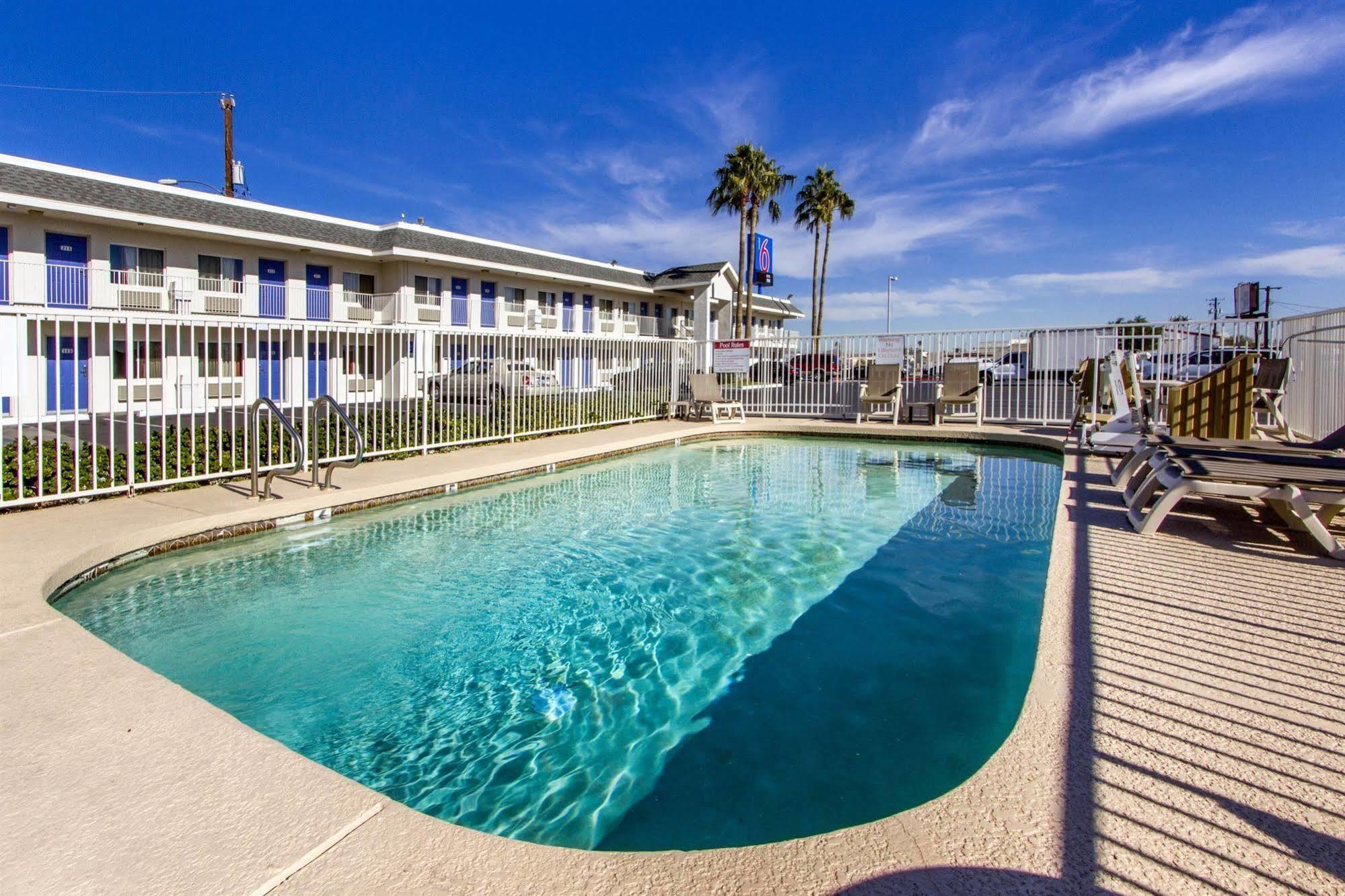Motel 6-Phoenix, Az - Airport - 24Th Street מראה חיצוני תמונה
