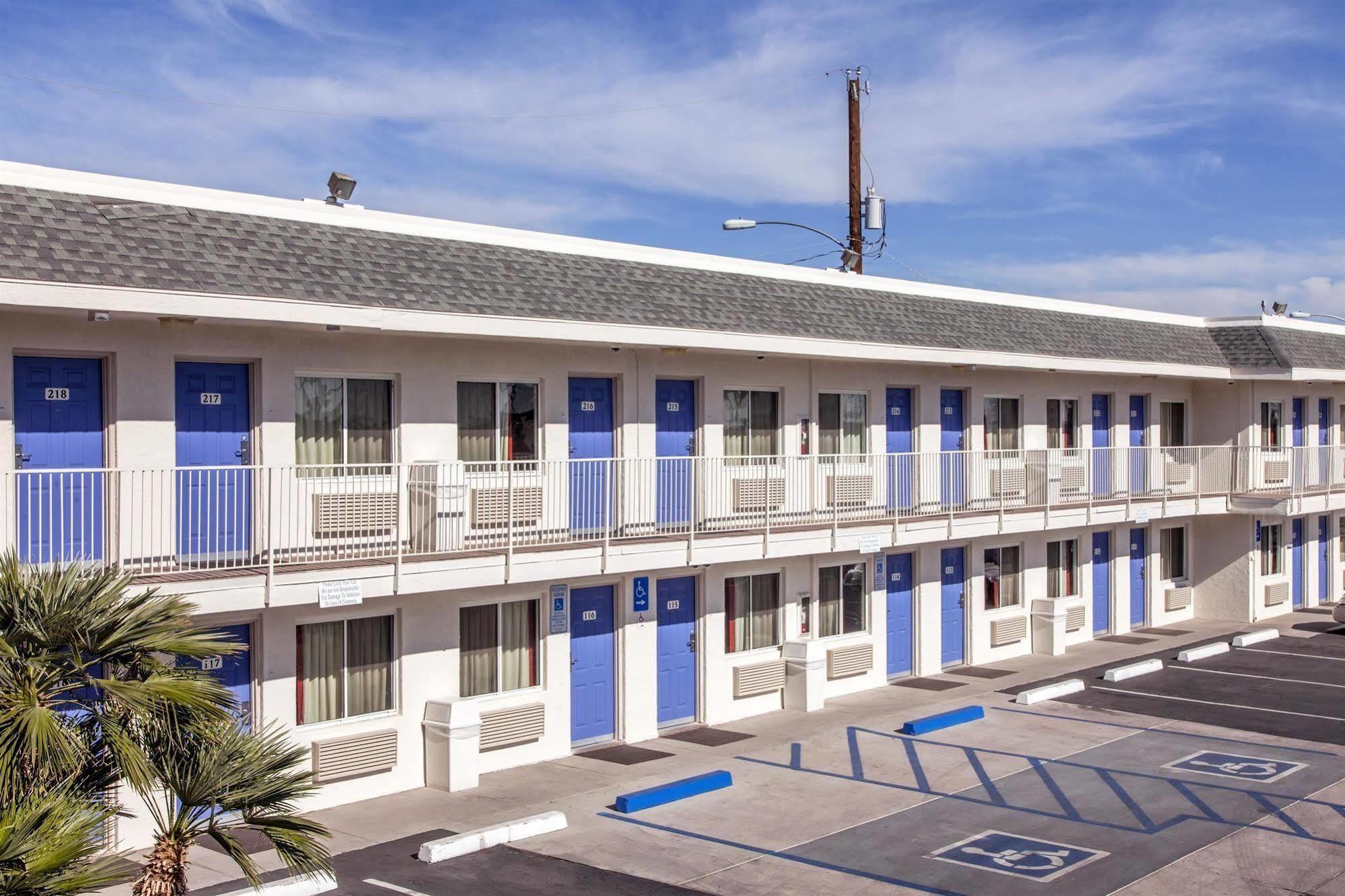 Motel 6-Phoenix, Az - Airport - 24Th Street מראה חיצוני תמונה